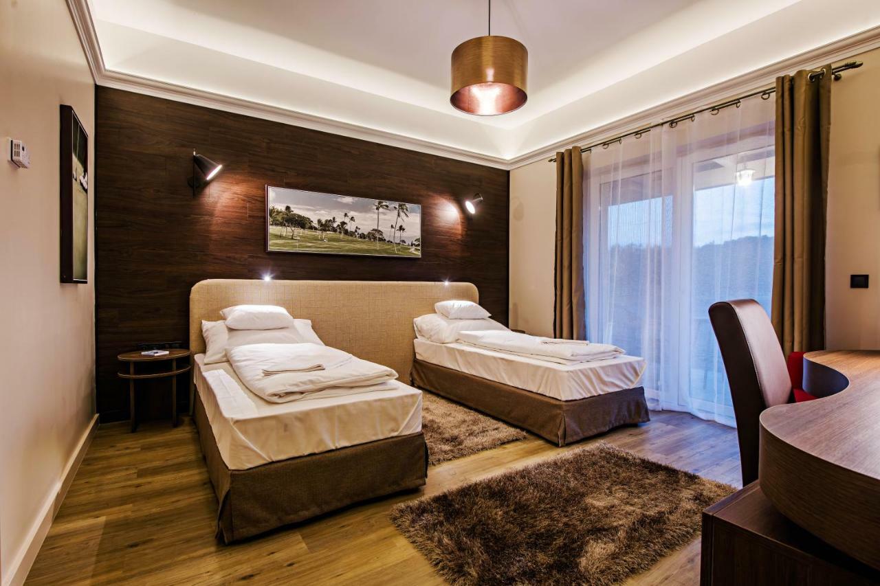 Pannonia Golf & Country Club Bed & Breakfast Alcsutdoboz ภายนอก รูปภาพ